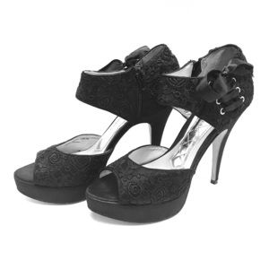 Never worn-Black Chinese Laundry with 4inch heel